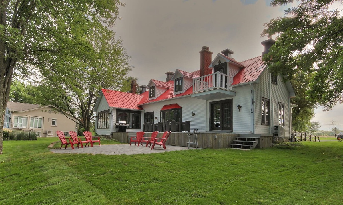 Saint-Charles-sur-Richelieu House | Vrbo Property