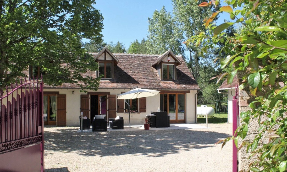 Contres House | Vrbo Property