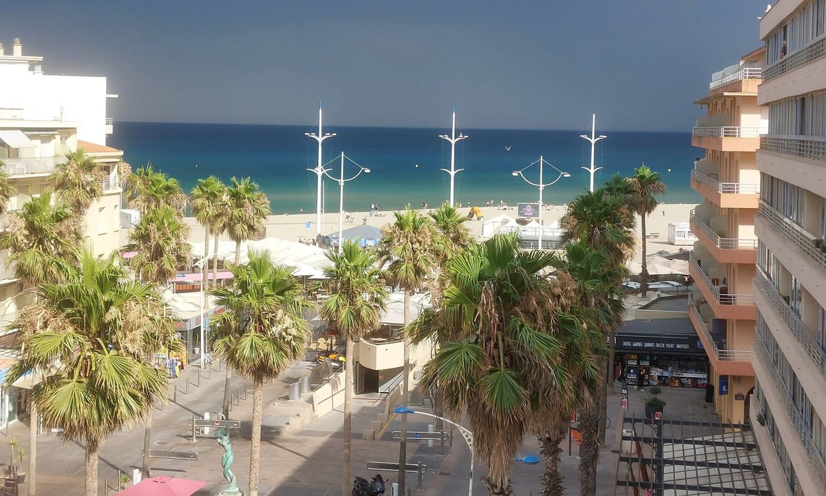 Saint-Nazaire Apartment | Vrbo Property