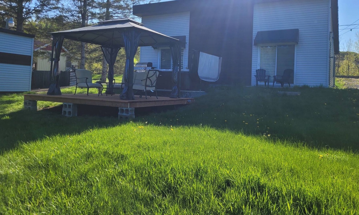 Disraeli Ski Chalet | Vrbo Property