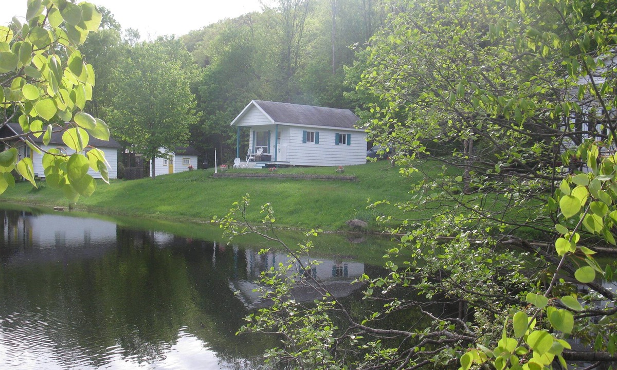 Lac Beauport Cabin | Vrbo Property
