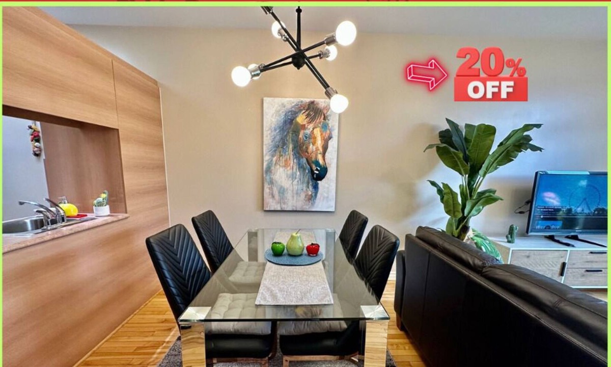 Saint-Laurent Apartment | Vrbo Property