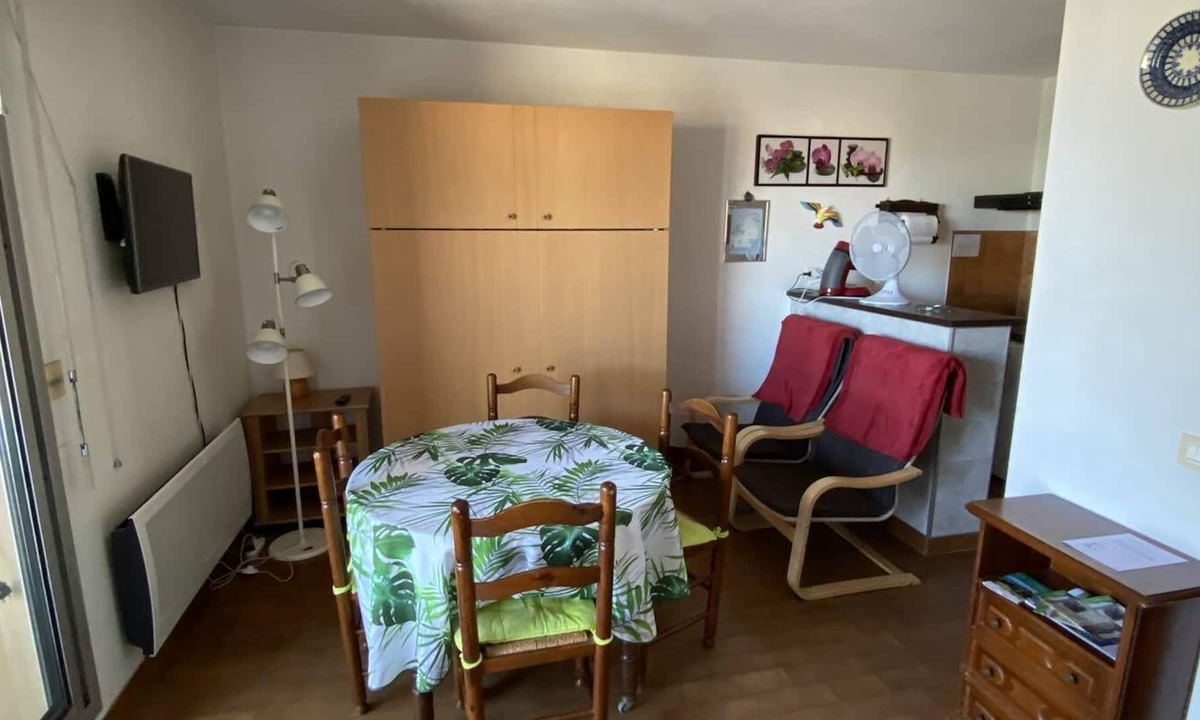 Le Port Apartment | Vrbo Property
