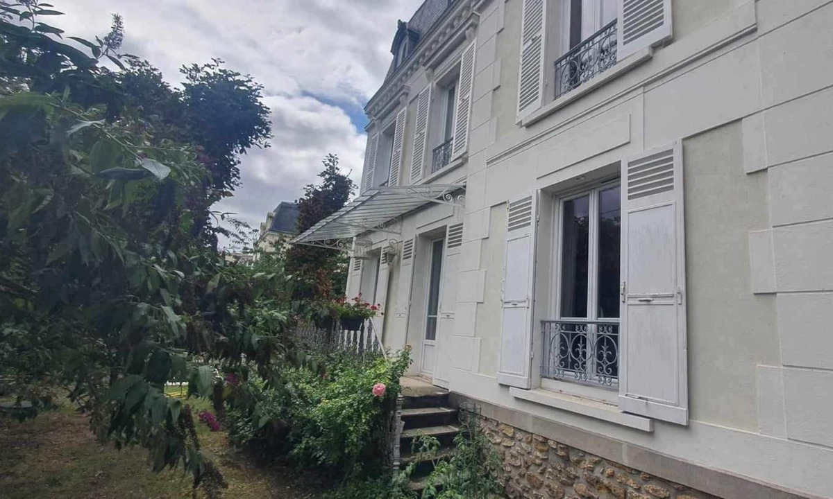 Colombes House | Vrbo Property