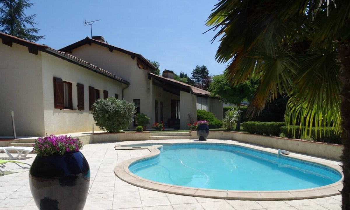 Pavie Villa | Vrbo Property