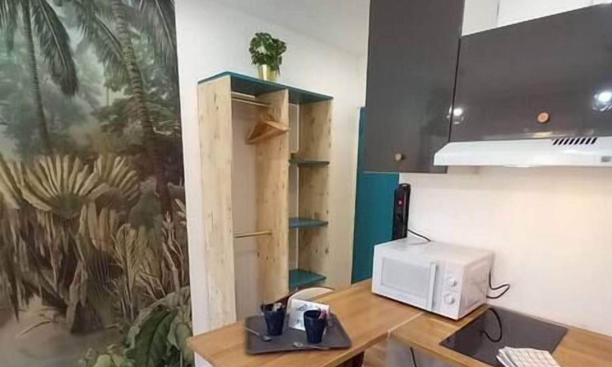 Puiseux-en-France Apartment | Vrbo Property