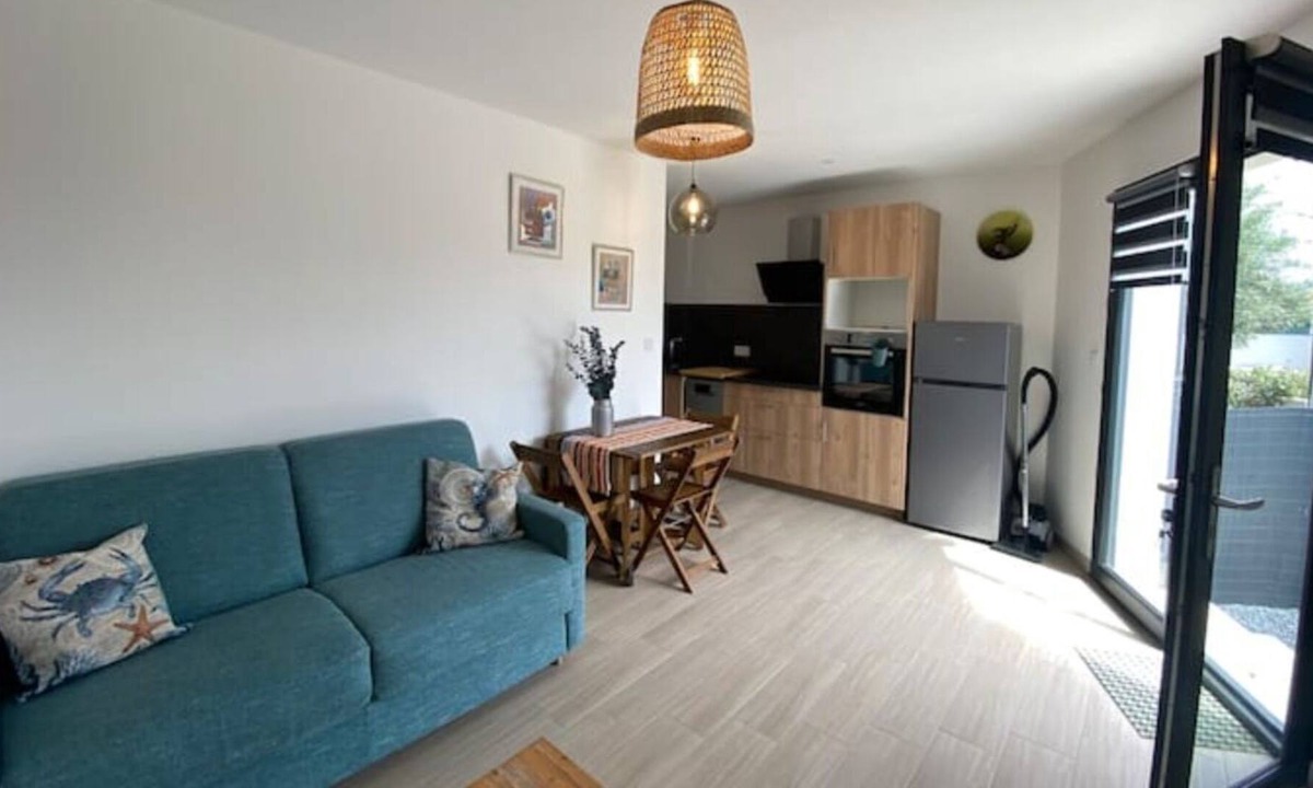 Saint-Hippolyte Cabin | Vrbo Property