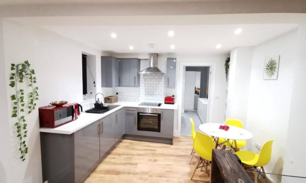 Boscombe Apartment | Vrbo Property