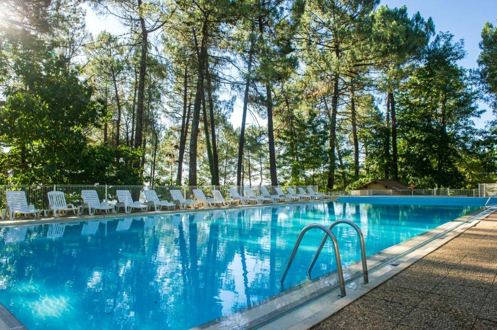 Joyeuse Resort | VTF La Croix de Vinchannes
