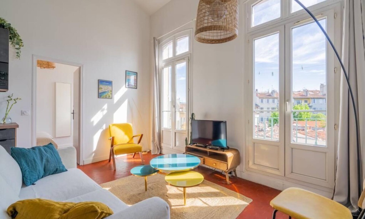 Blancarde Apartment | Vue Azure - 3 ch, Plein Centre, Climatisé, Balcon
