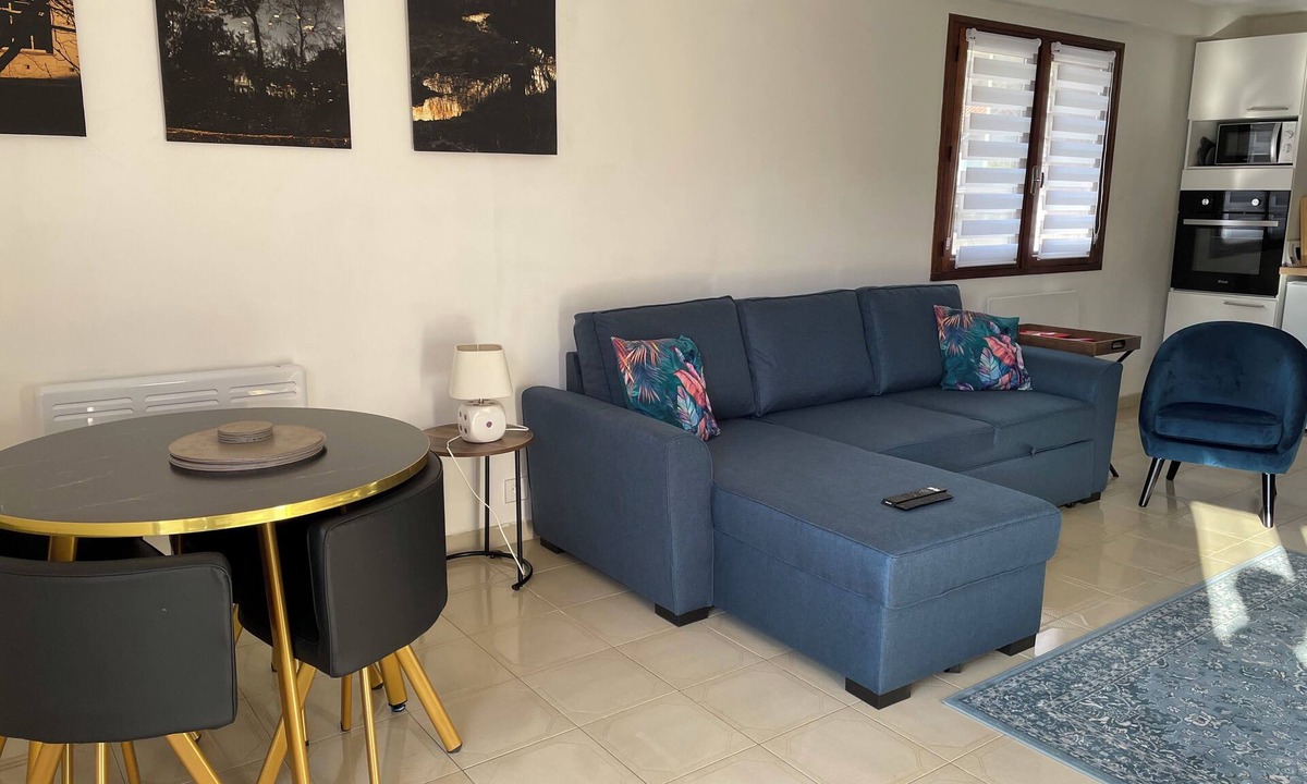 Salechan Apartment | Vue du Gar - Gateway to the Pyrenees for hikers, cyclists, skiers & relaxation.