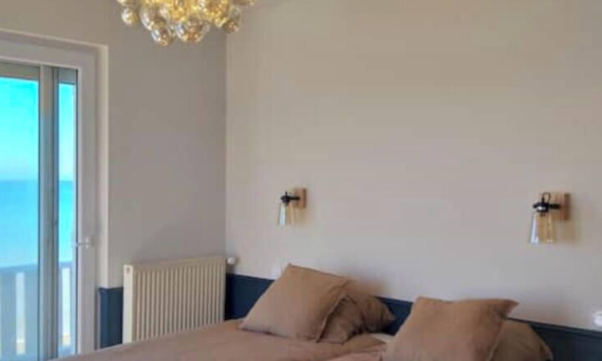 Ver-sur-Mer House | Vue Exceptionnelle en Front de Mer, 6 Personnes