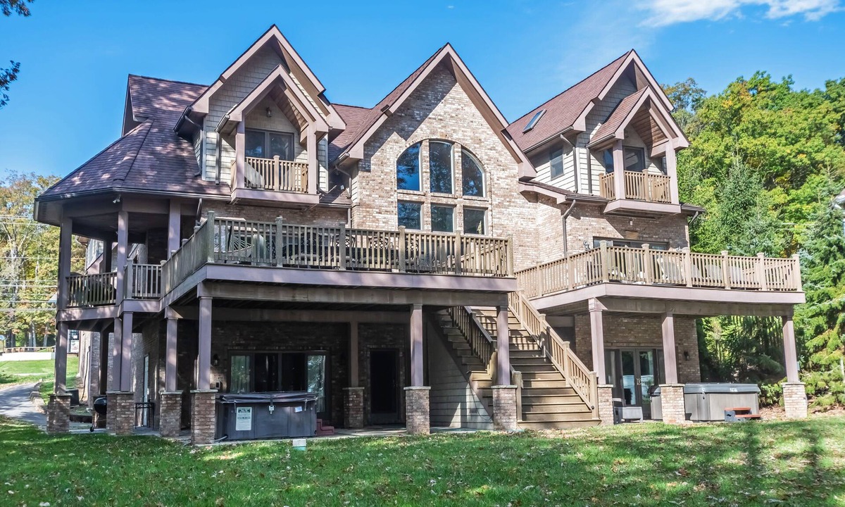 Thayerville House | VVS - Very Very Special: Private Dock in Prime Location, Hot Tub & Game Room