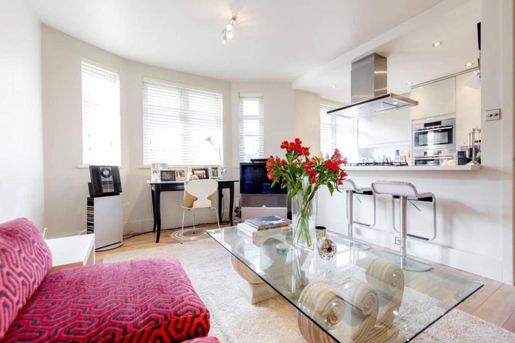 Prince's Apartment | VW1 Super immaculate Vauxhall heaven!