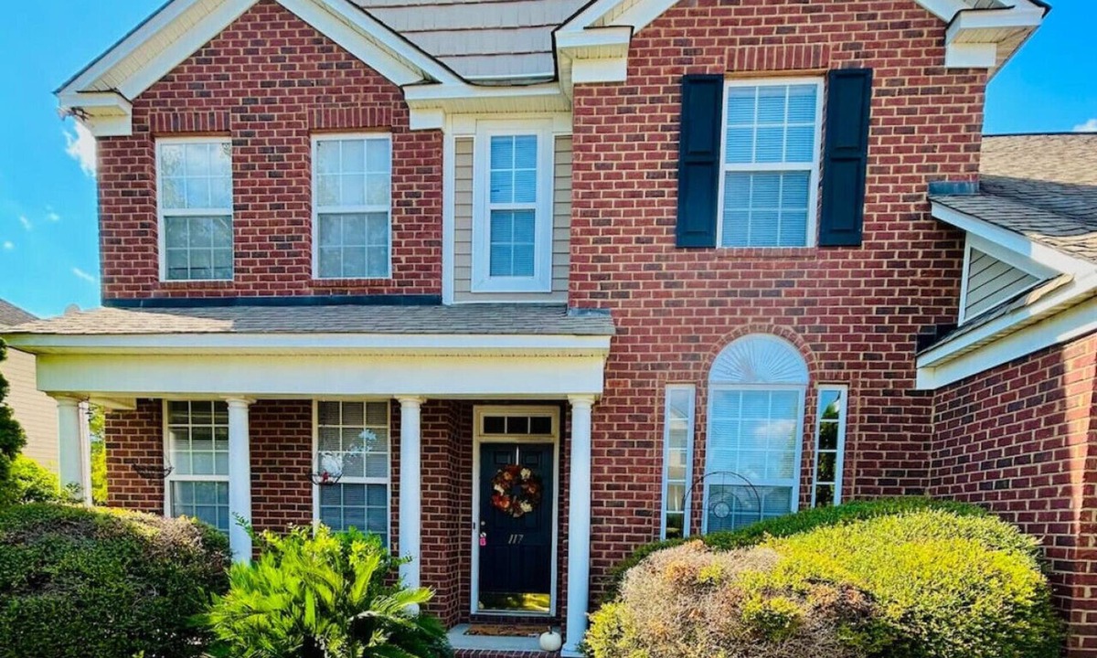 Huntcliff House | Vyntra House | Pool Table | 15 Min to Fort Jackson