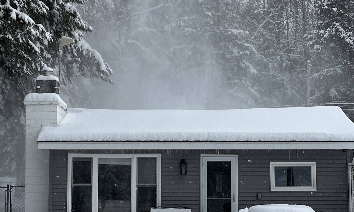 Cadillac Cottage | W Lake Mitchell. Priv shared frontage. Snow trail access.Caberfae Peaks,15 miles
