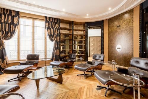 Chaillot Apartment | W Trocadéro, Eiffel Tower, Luxury Apartment for 8p