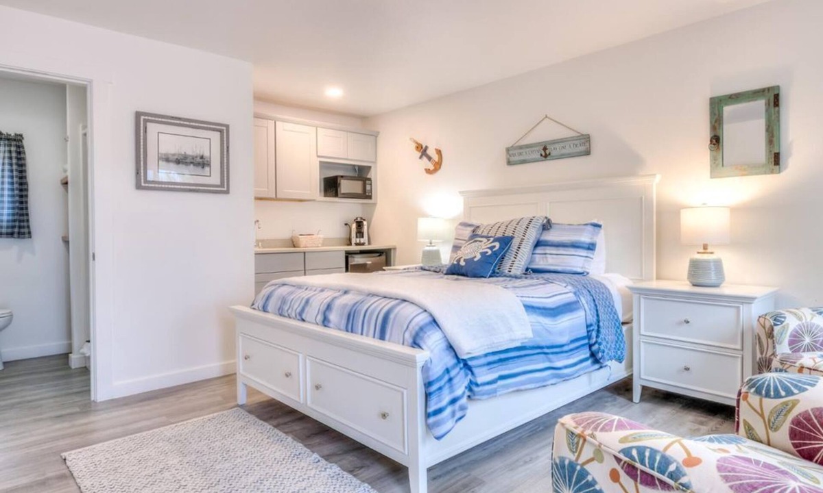 Depoe Bay Apartment | W4 - Blue - Whale Inn Pet Friendly Studio