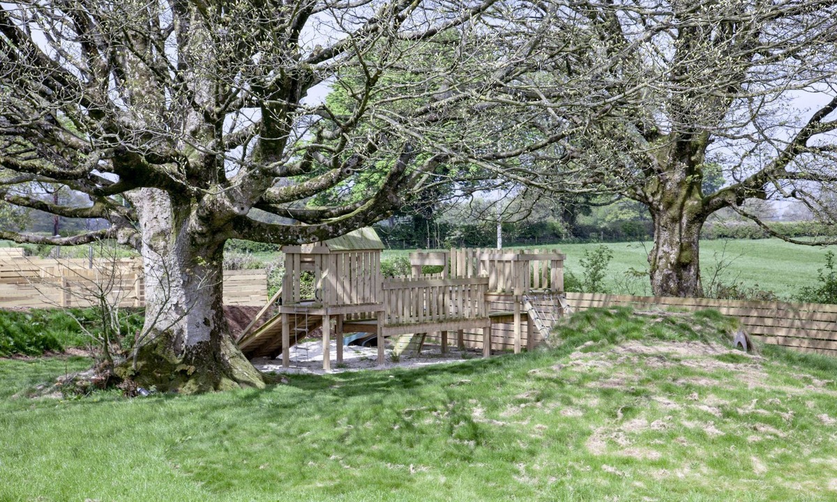 East Horrington House | Wabbit, The Little Burrow