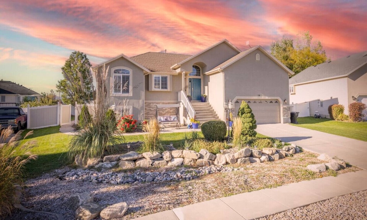 Farmington House | Wagon Wheel by Cloud Dream Homes