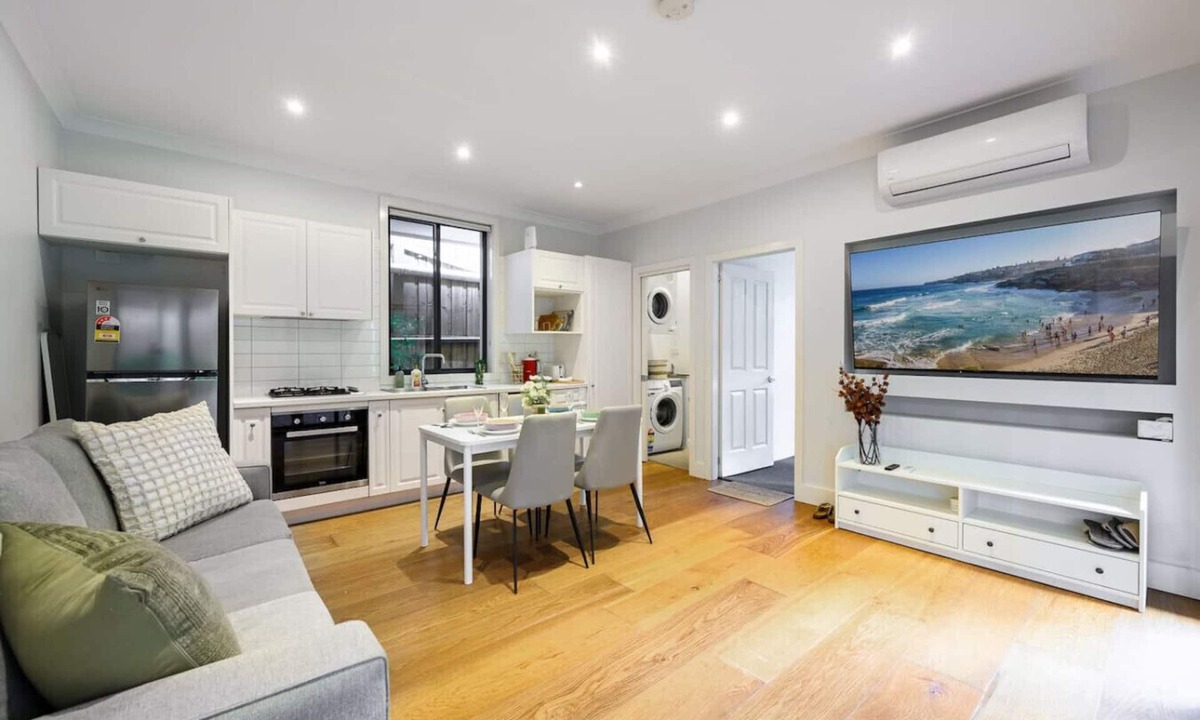 Wahroonga House | Wahroonga Affordable 2 Br home