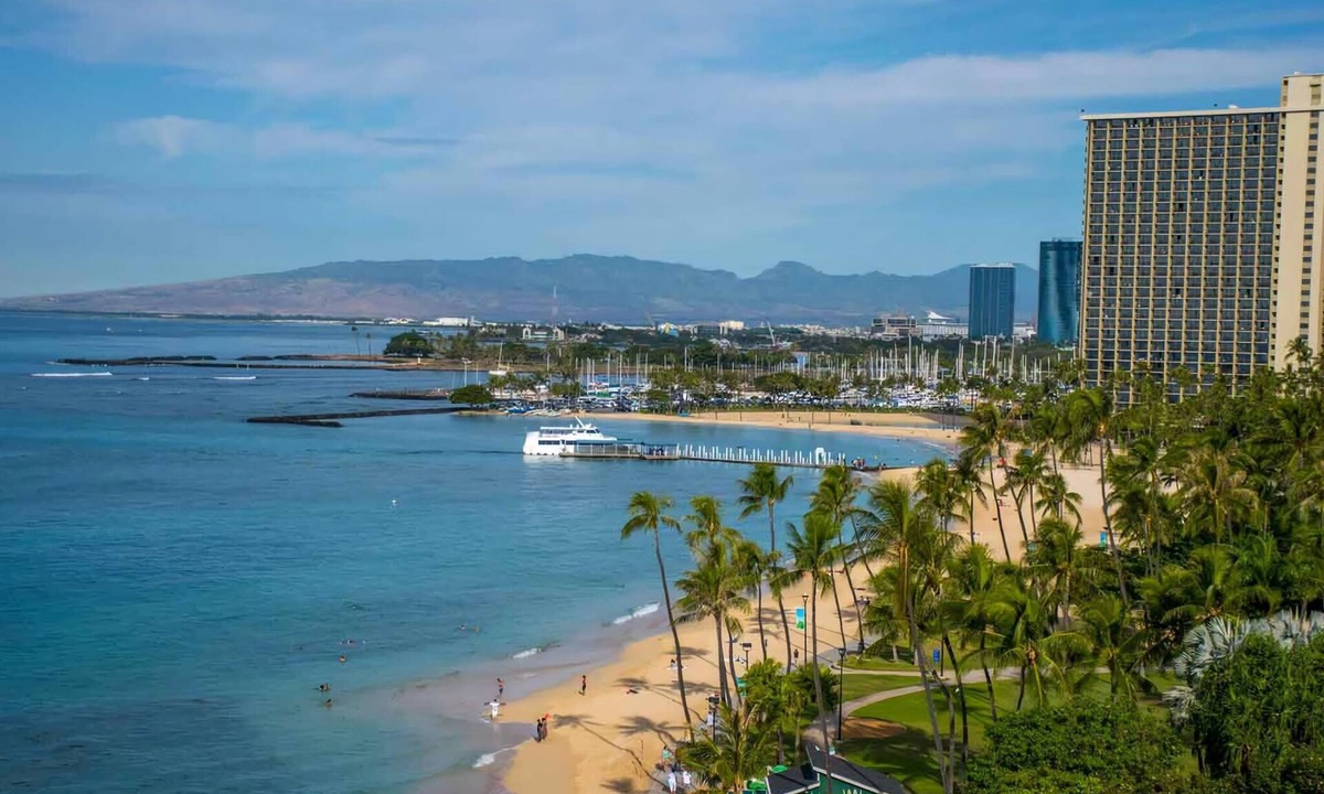 Waikiki Condo | Waikiki Shore 1000 Oceanfront 2 BD + Bonus BD 2 BA