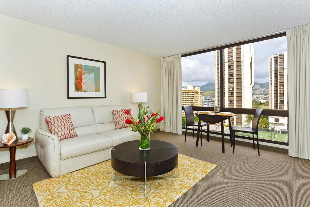 Waikiki Bed & Breakfast | Waikiki Sunset #1211