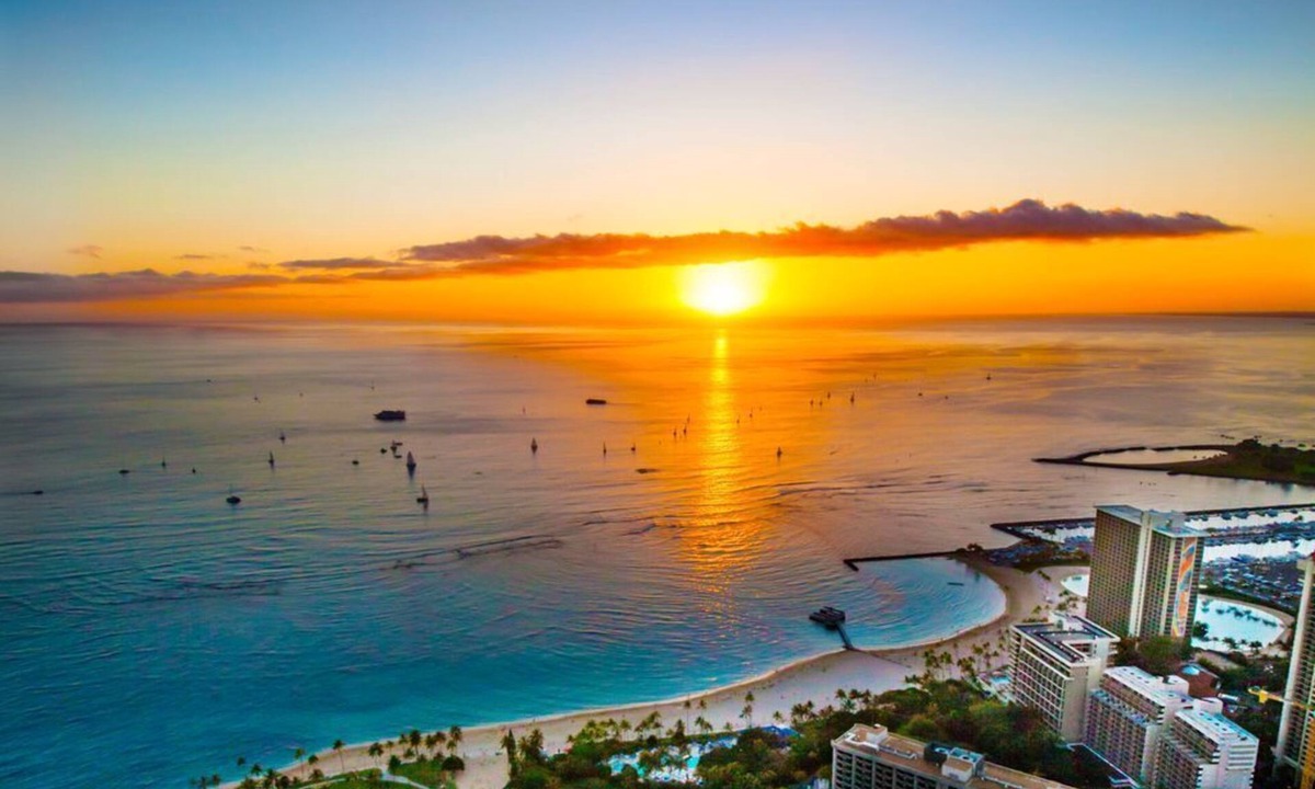 Waikiki Apartment | Waikiki Two story Penthouse 3 BR Hilton Hawaiian Village Lagoon Towers