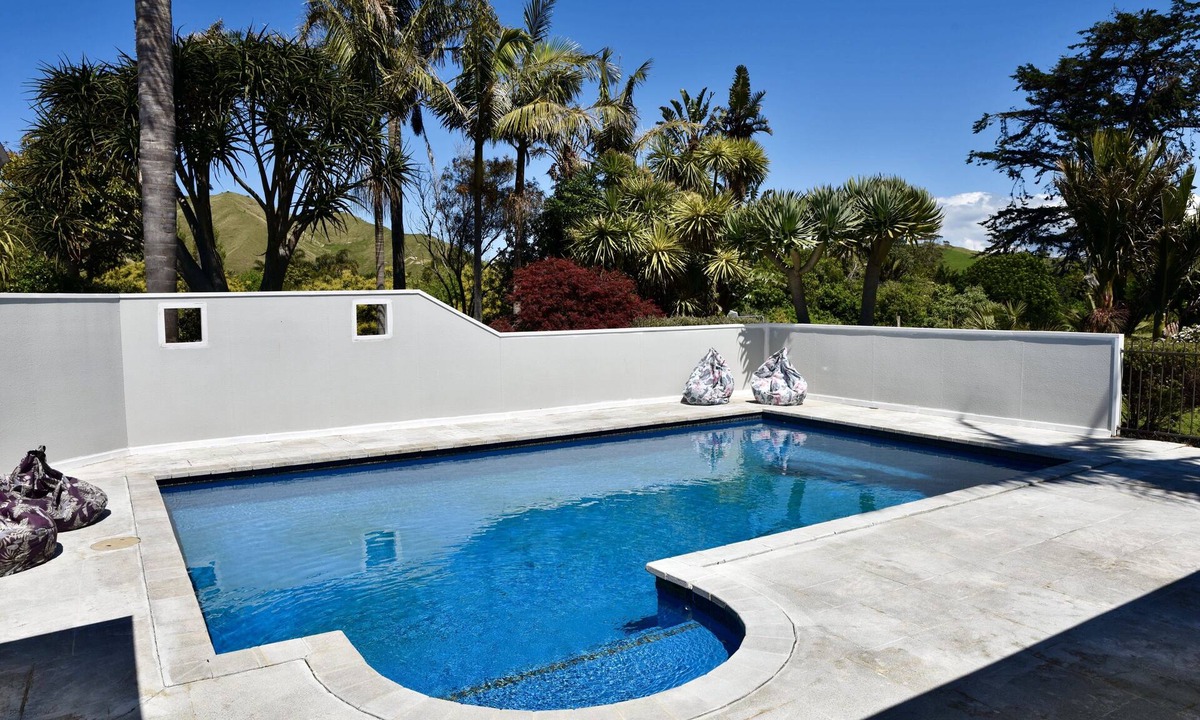 Gisborne Condo | WAINUI BOARDROOM CHALET