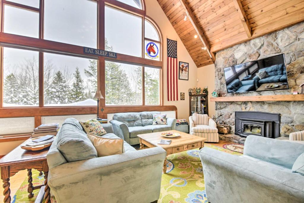 Waitsfield House | Waitsfield Vacation Rental w/Private Hot Tub