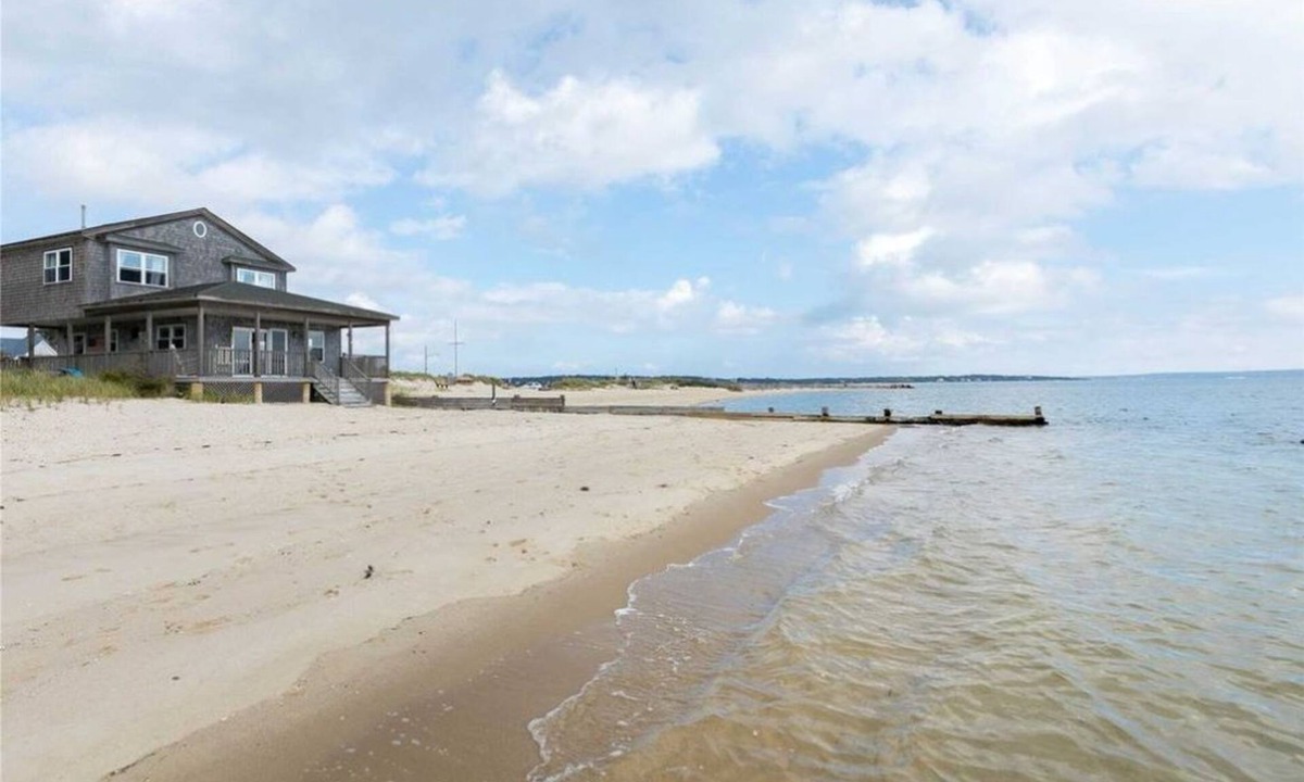 New Suffolk House | Wake up on a Private Beach
