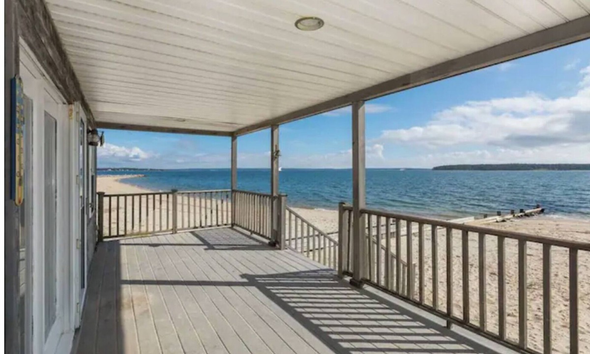 New Suffolk Cottage | Wake up on the Beach