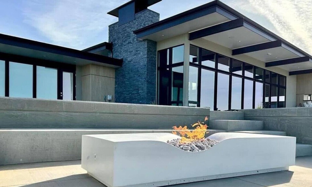 Benton City House | Wake up to vineyard views