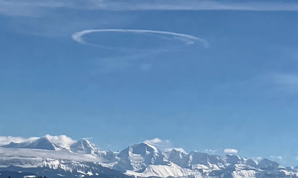 Wohlen bei Bern Apartment | Wake up with a view of the Alps