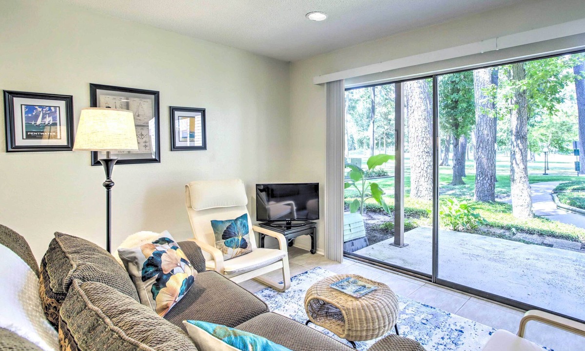 Walden on Lake Conroe Condo | Walden Golf Course Condo Near Lake Conroe!