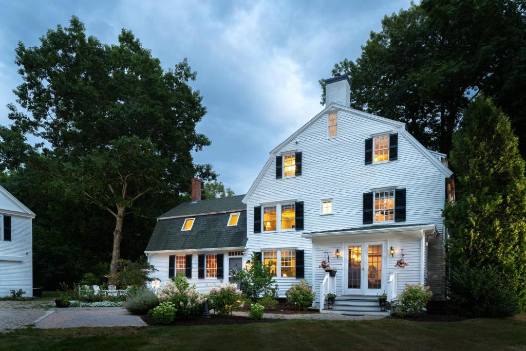 Kennebunk Bed & Breakfast | Waldo Emerson Inn