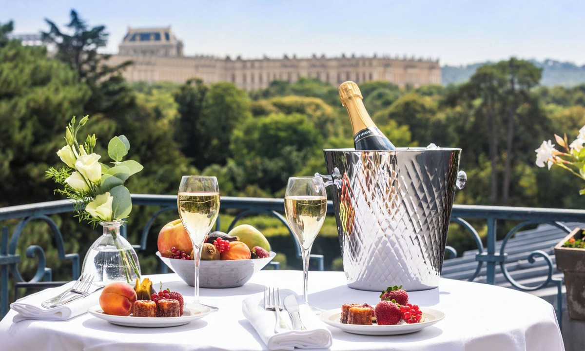 Notre-Dame Hotel | Waldorf Astoria Versailles - Trianon Palace