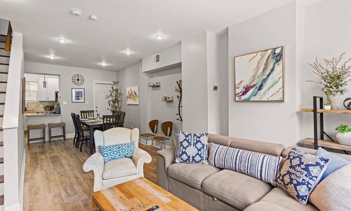 Pennsport House | Walk Everywhere, Comfortable Park-Front Escape w/Free Parking!