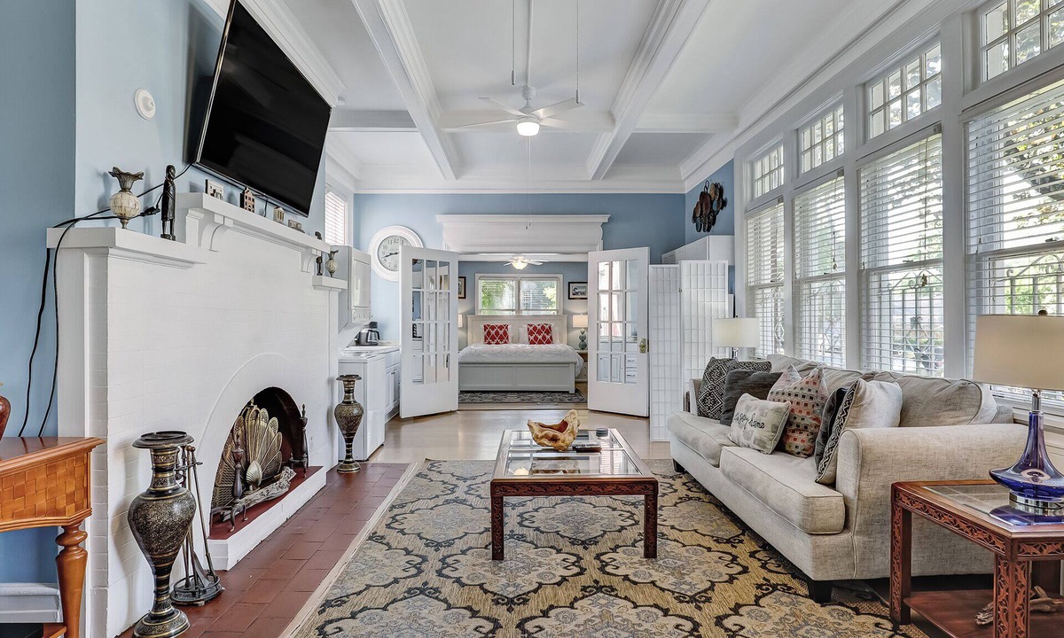 Thomas Square Apartment | Walk Everywhere in Starland, Heated Pool Access