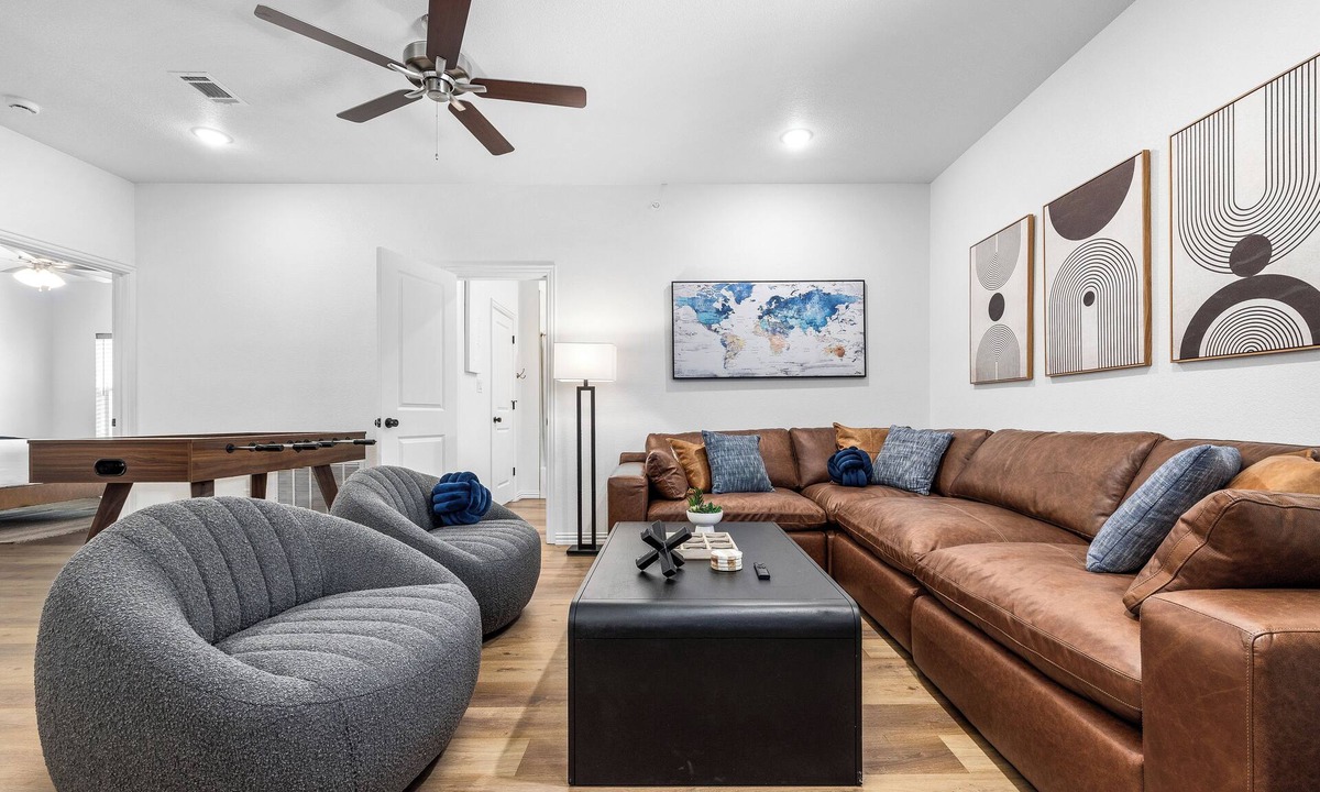 Arlington House | Walk FIFA Stadium | 4BR Group Home | Free Parking