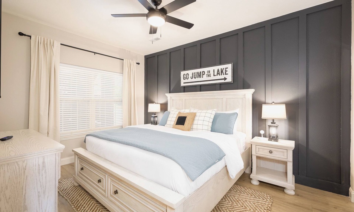 Indian Point Condo | Walk-In 3 Bedroom 2 Full Bath Luxury Condo, Sleeps 12 Lake View & Mins from SDC!