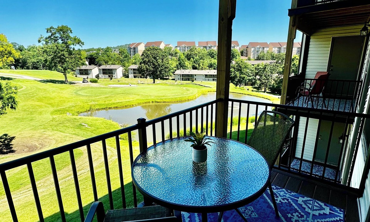 Table Rock Condo | Walk-In Pointe Royale Condo - Golf Course View - Pools, Hot Tub & Near Clubhouse