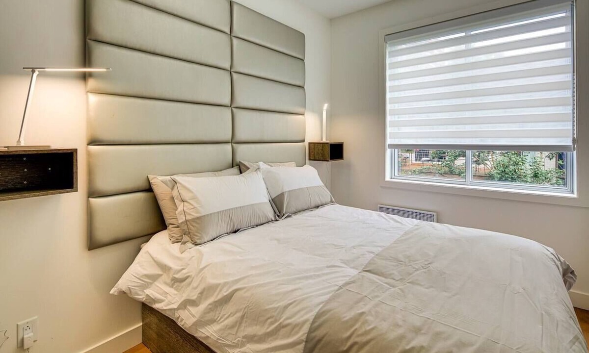 Milton Park Apartment | Walk Score 96 | King | 65” TV | Netflix | W/D | AC