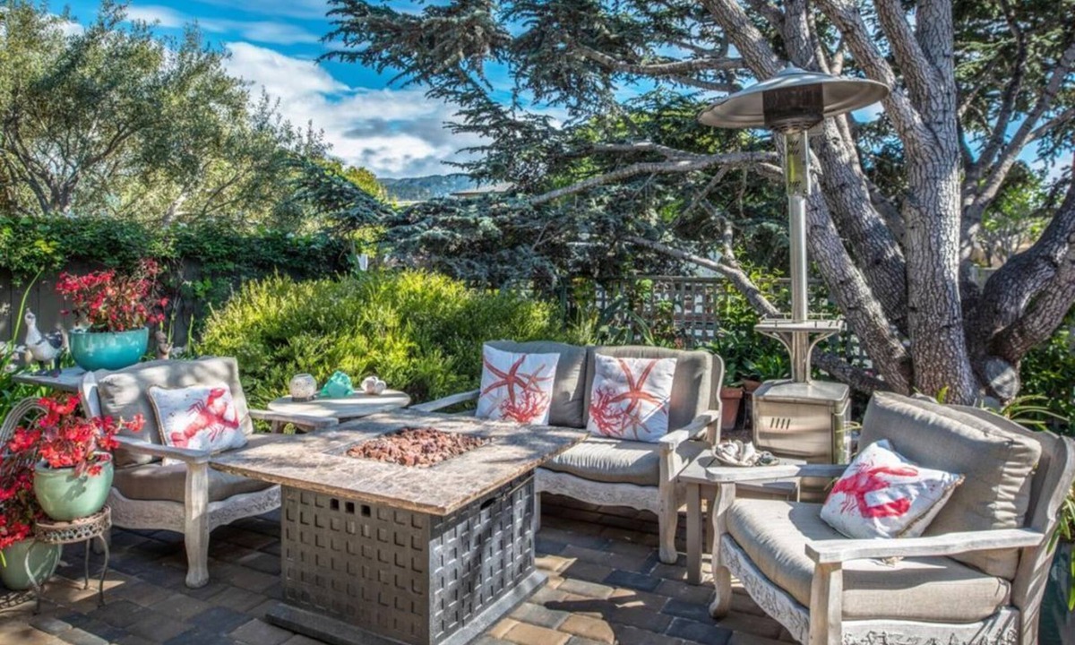 Carmel Point House | Walk to 2 Beaches When You Stay at BeachWalk .