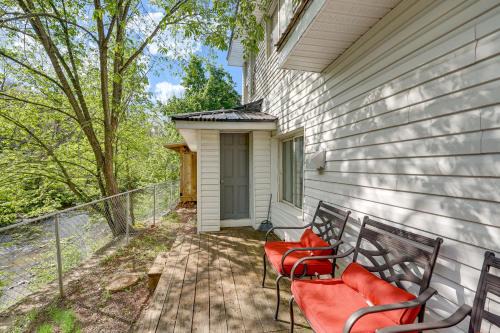 Duncannon House | Walk to Appalachian Trail! Creekside Duncannon Gem