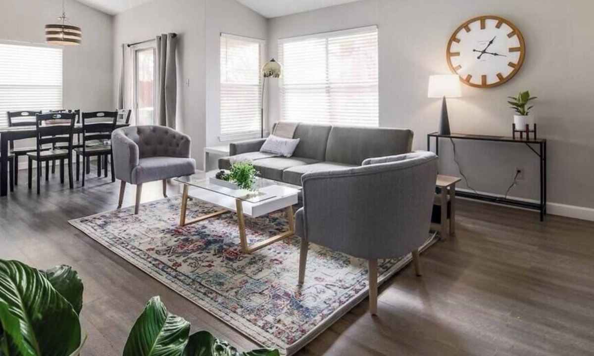 Milwood House | Walk to Apple | 5 Mins to Domain 3BR