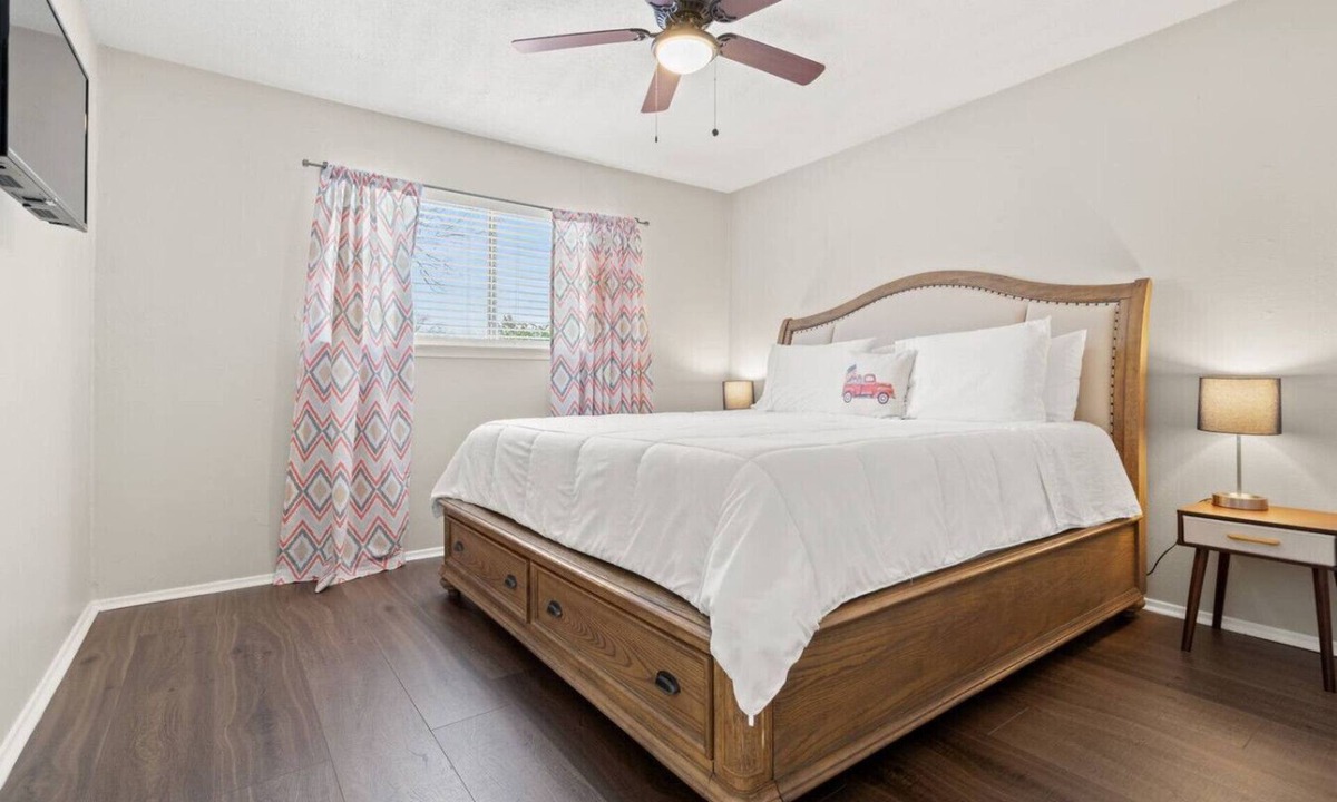 Central Arlington Apartment | Walk to AT&T Stadium – Cozy & Clean 1BR Retreat