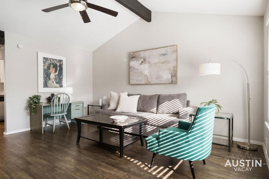 Zilker Apartment | Walk to Barton Springs Spacious Apt Backyard