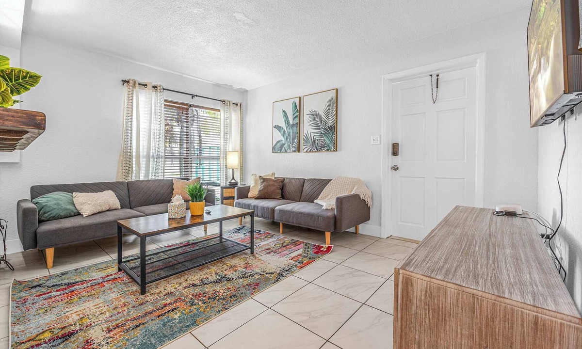 Orlando Beach Apartment | Walk to Beach - 2BR Between River & Ocean
