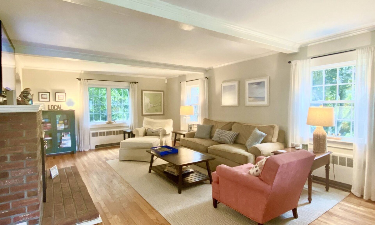 Brewster House | Walk to Beach! 3 bedrooms, huge yard, bay views, A/C